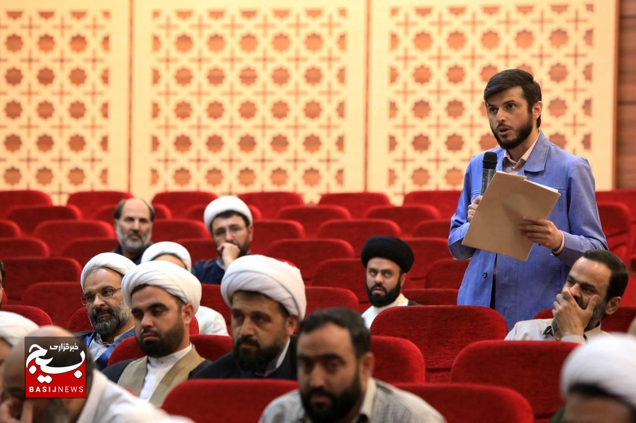 نشست مسئولان بسیج دانشجویی کل کشور با حضور مسئول نمایندگی ولی فقیه در سازمان بسیج مستضعفین