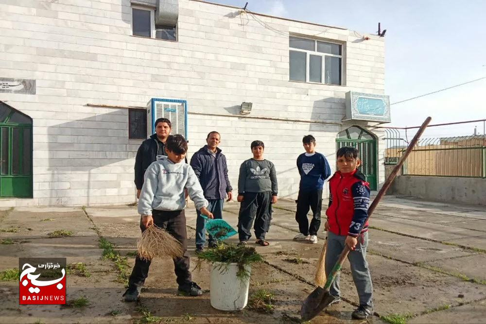 خانه خدا را با دست‌های خود  آراستیم