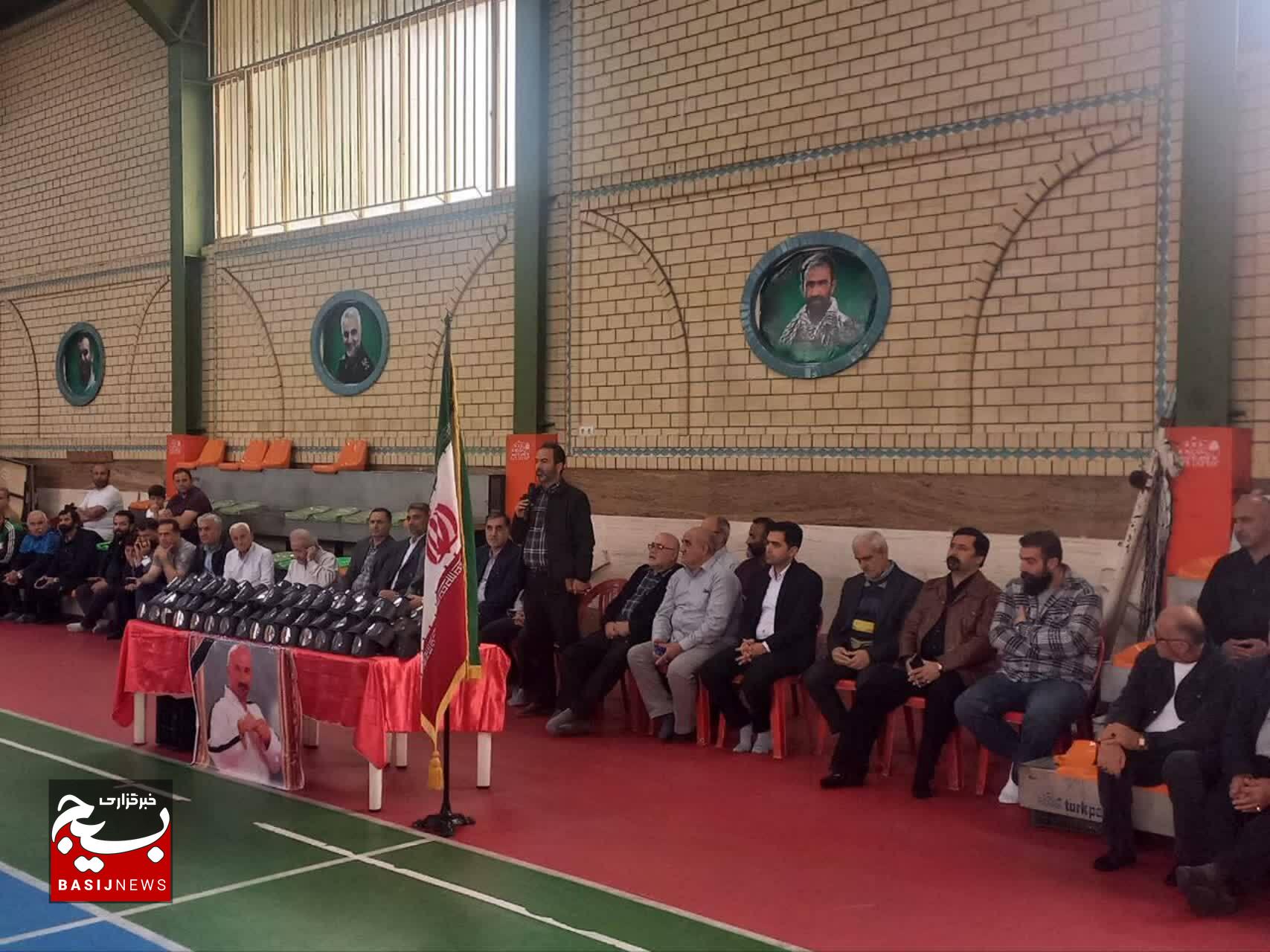 تجلیل از پیشکسوتان ورزشهای رزمی گیلان تجلیل از پیشکسوتان ورزشهای رزمی گیلان