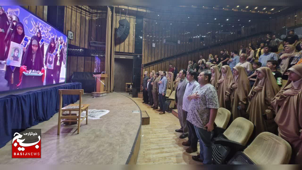 جشنواره “چتر طلایی” قزوین، استعدادهای تئاتری بسیجیان را به اوج رساند