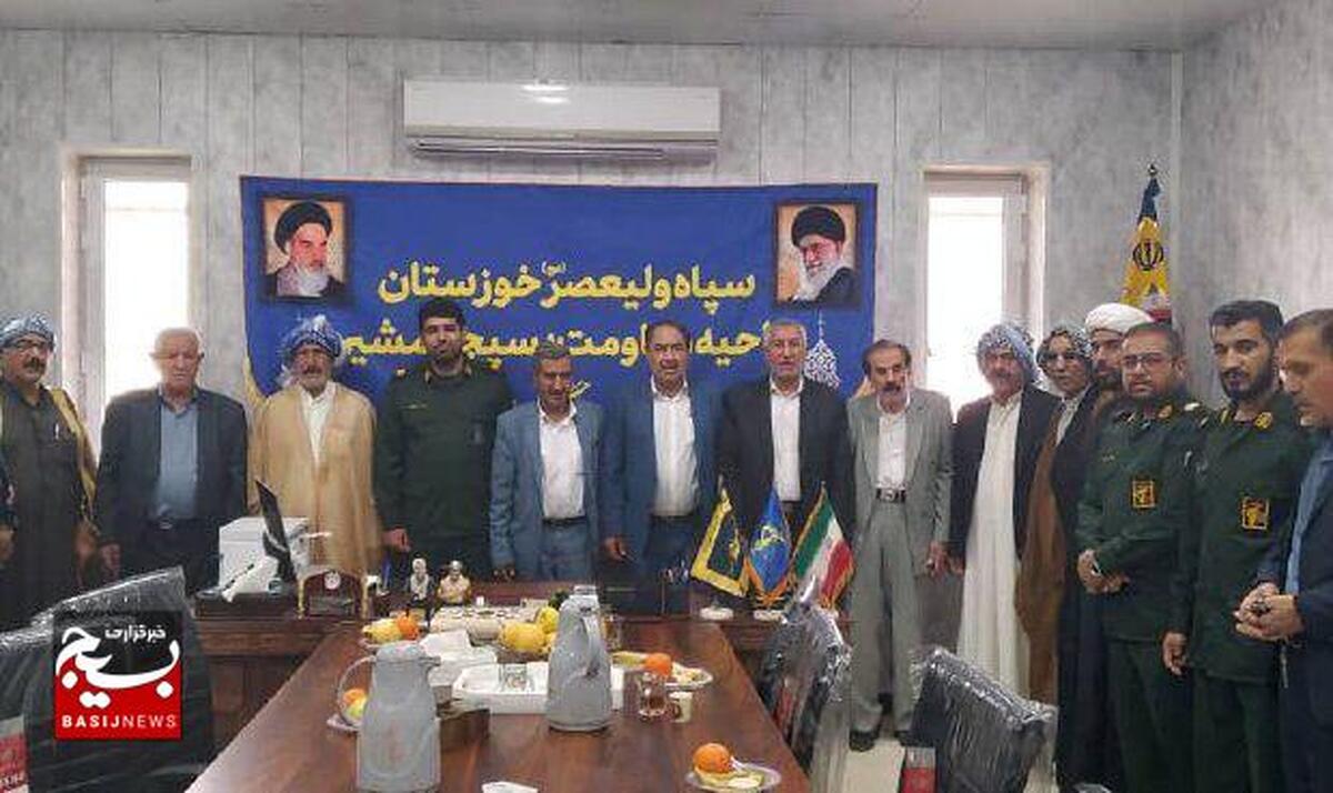 دیدار سران عشایر شهرستان با فرمانده سپاه شهرستان به مناسبت سال روز تاسیس سپاه