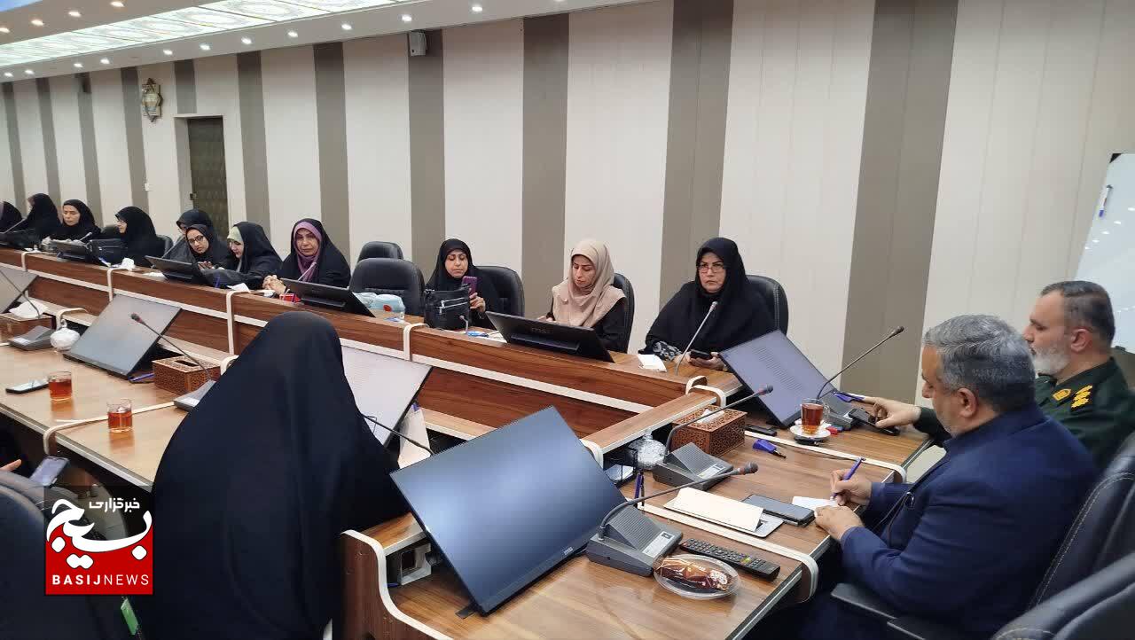 نشست «دخترانه با کتاب»؛ ترویج فرهنگ مطالعه و انتقال ارزش‌های اعتقادی