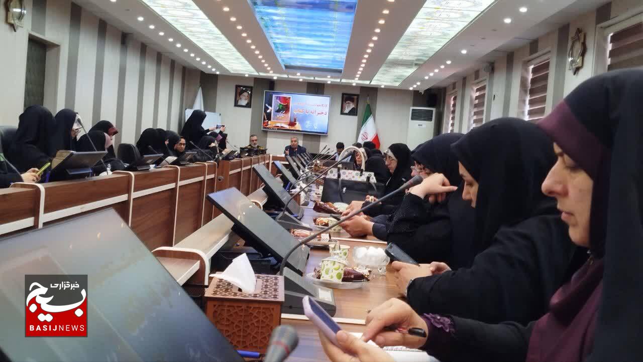 نشست «دخترانه با کتاب»؛ ترویج فرهنگ مطالعه و انتقال ارزش‌های اعتقادی