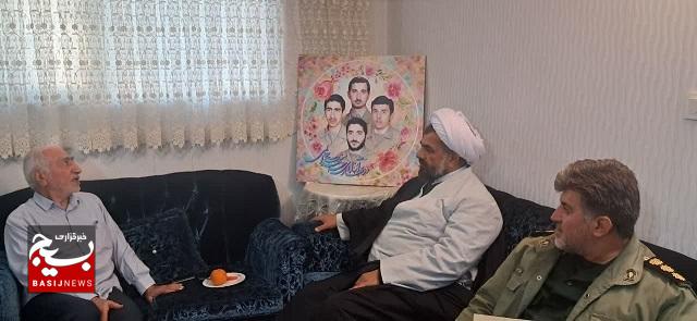 دیدار و سرکشی مسئول دفتر نمایندگی ولی فقیه در ناحیه قدس از خانواده معظم شهید عنایت زاده