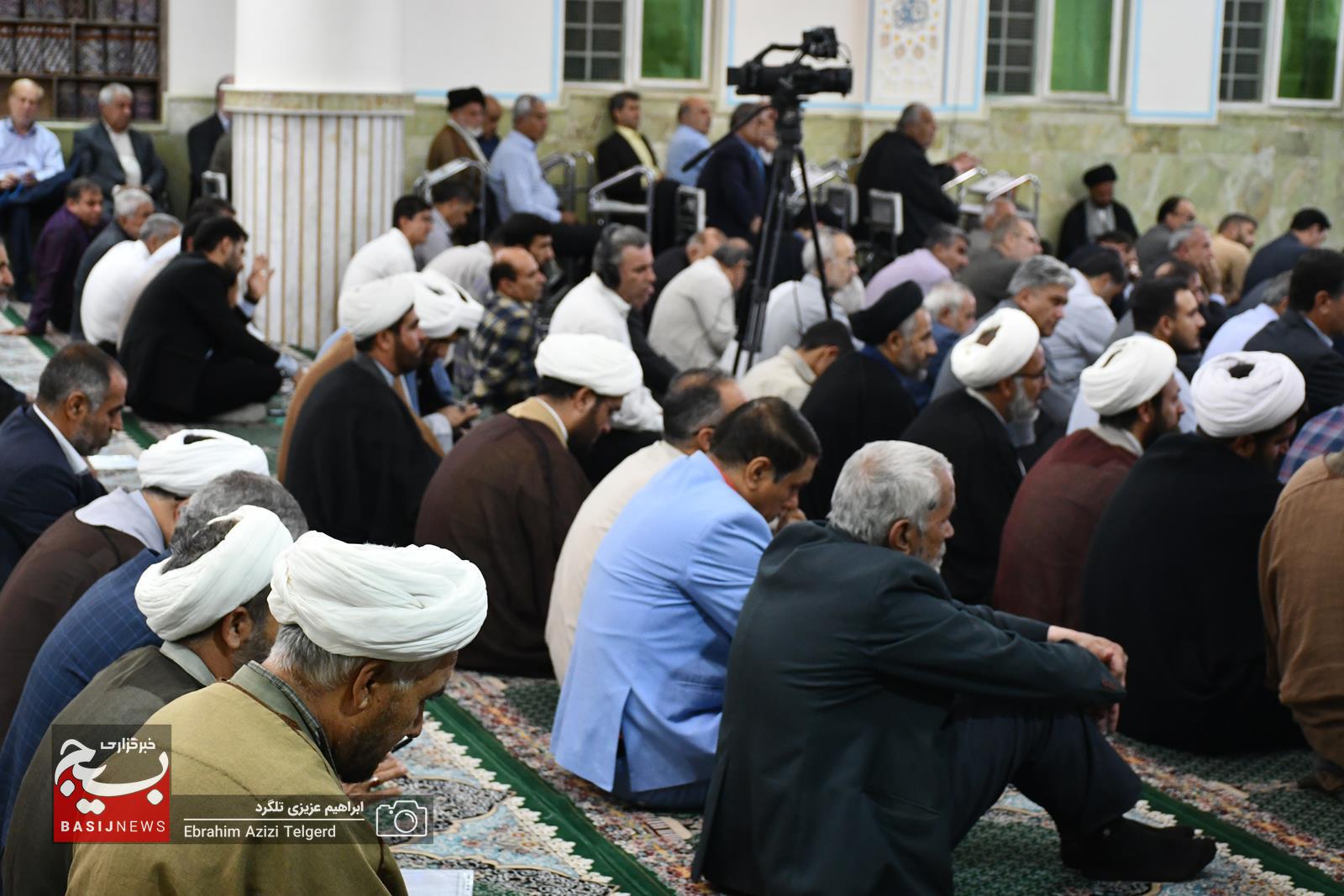 حضور مسئولان نمایندگی های ولی فقیه سپاه فتح استان در کلاس درس اخلاق آیت الله ملک حسینی