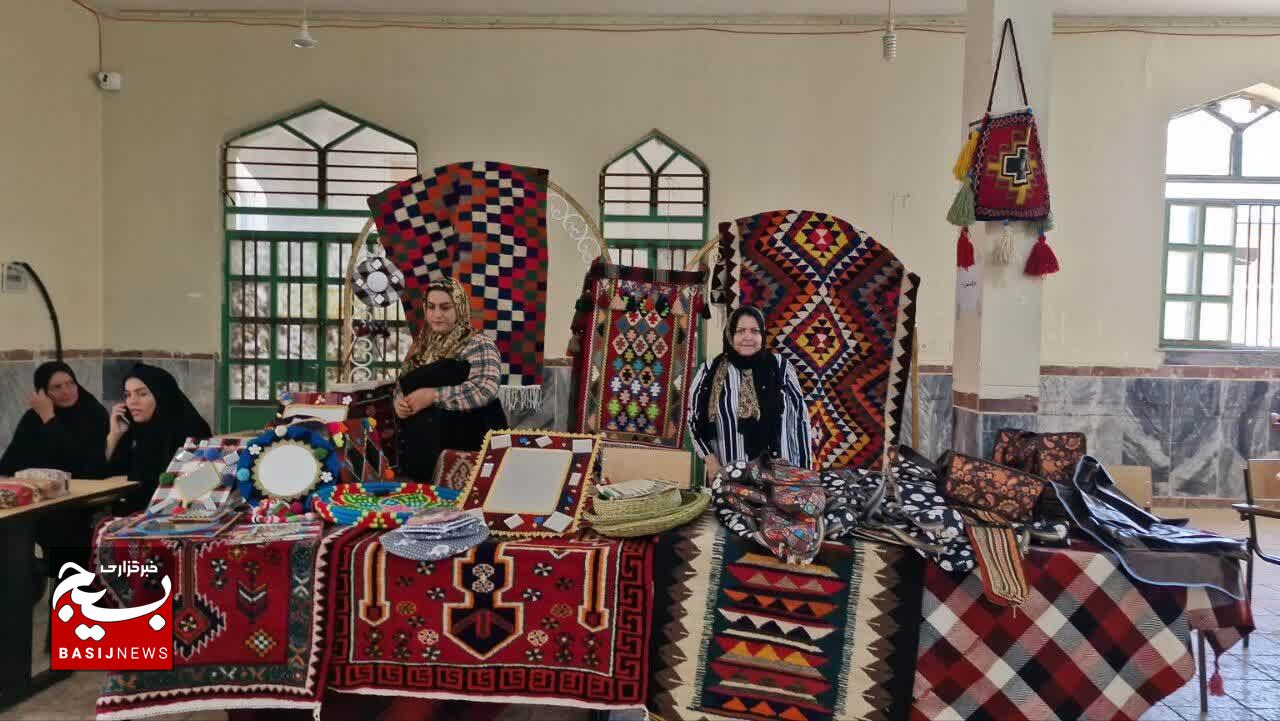 برپایی نمایشگاه عرضه محصولات خانگی در پلدختر
