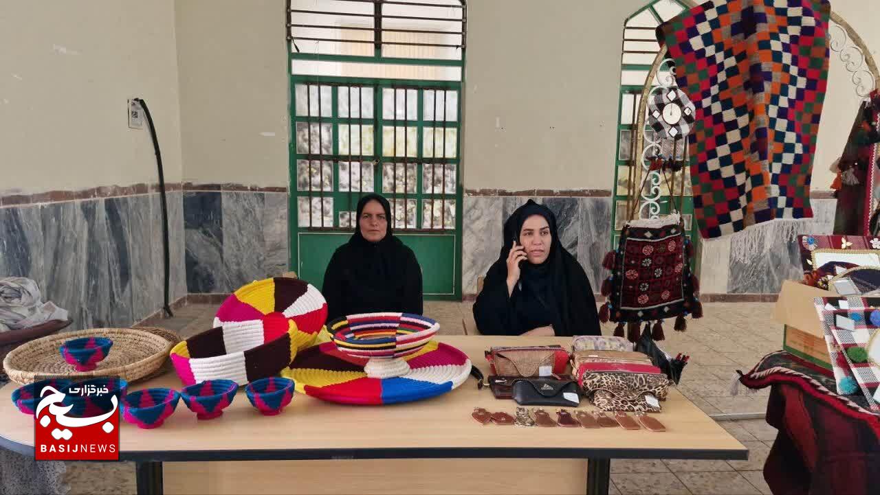 برپایی نمایشگاه عرضه محصولات خانگی در پلدختر