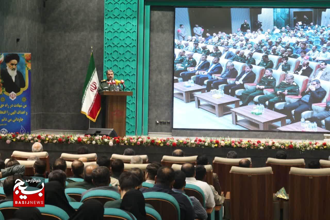 همایش تجلی اخلاص ویژه تجلیل از دست‌اندرکاران راهیان نور