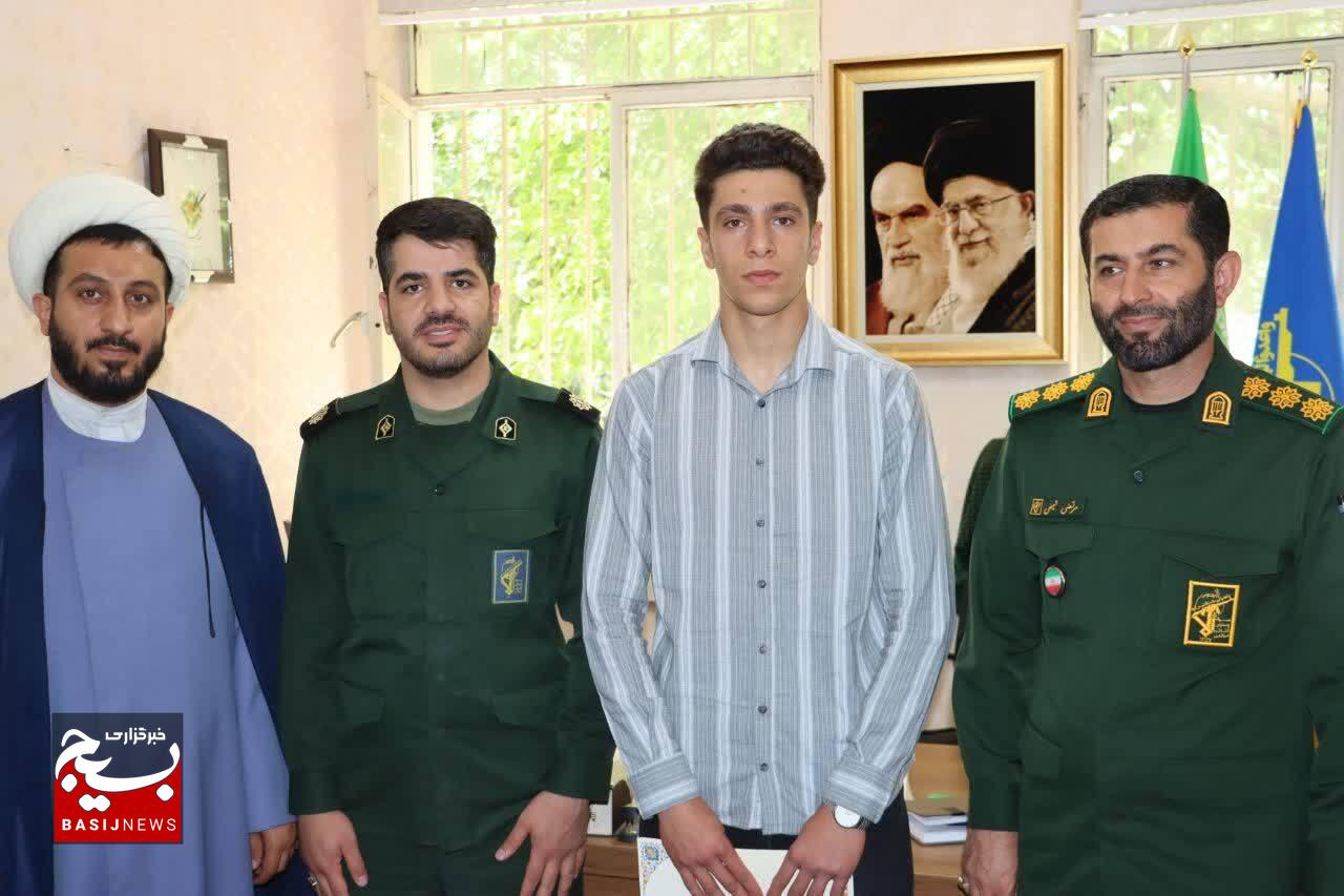 تجلیل از جودوکار بسیجی راه یافته به اردوی تیم ملی تجلیل از جودوکار بسیجی راه یافته به اردوی تیم ملی