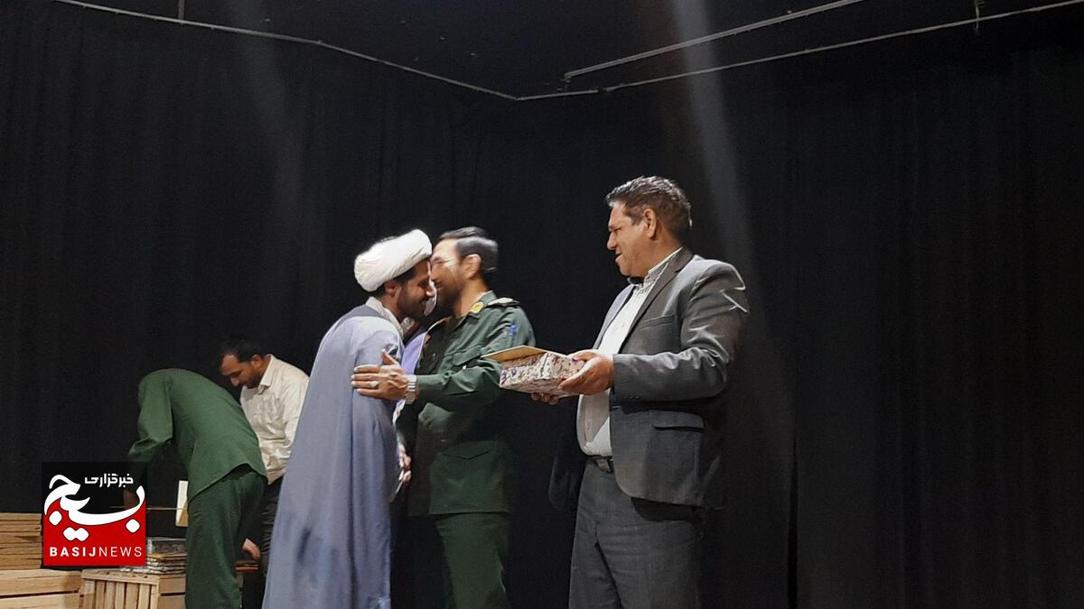 مراسم تجلیل از فرماندهان واحدهای بسیج دانش آموزی قوچان