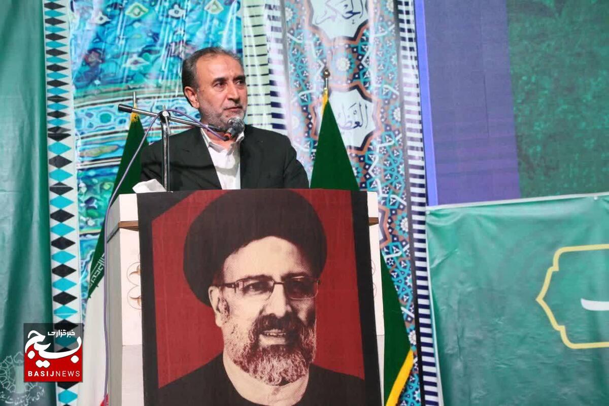 شهید رئیسی خستگی ناپذیر بود و تمام وجودش را صرف خدمت کرد