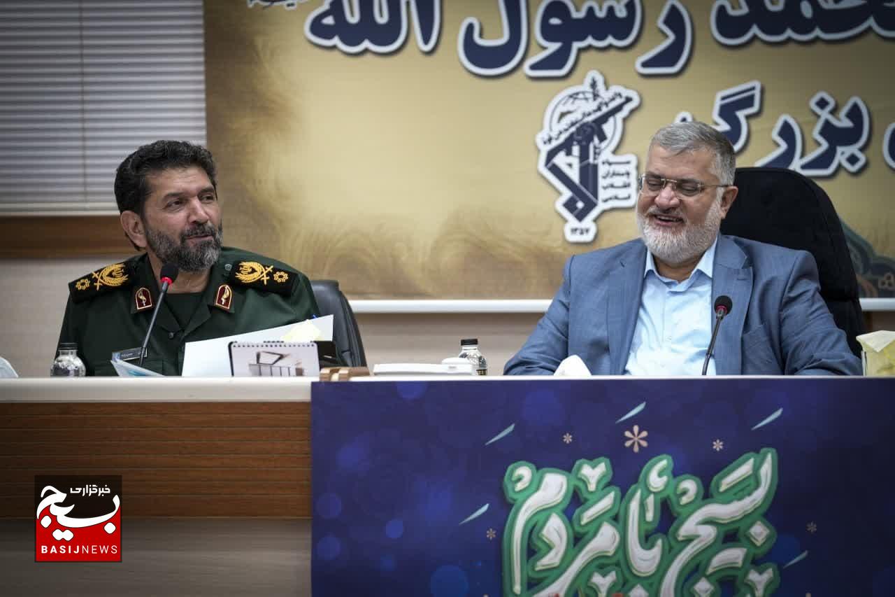 نشست صمیمی استاندار تهران و فرمانده انتظامی تهران با سردار حسن زاده فرمانده سپاه تهران بزرگ