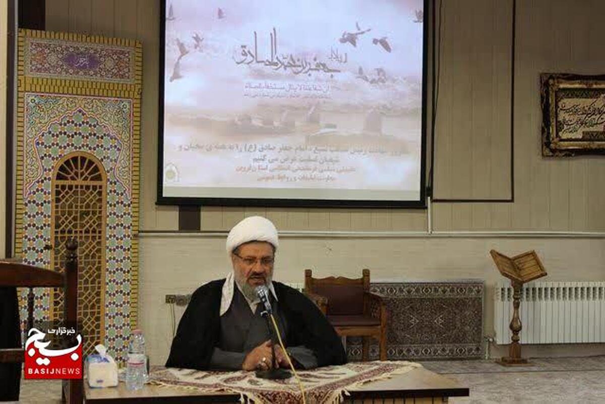 نقش مردم در تشکیل حکومت اسلامی تعیین کننده است