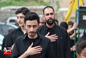 حرکت دسته عزاداری در کوهسار همزمان با شام شهادت امام صادق(ع)+تصاویر