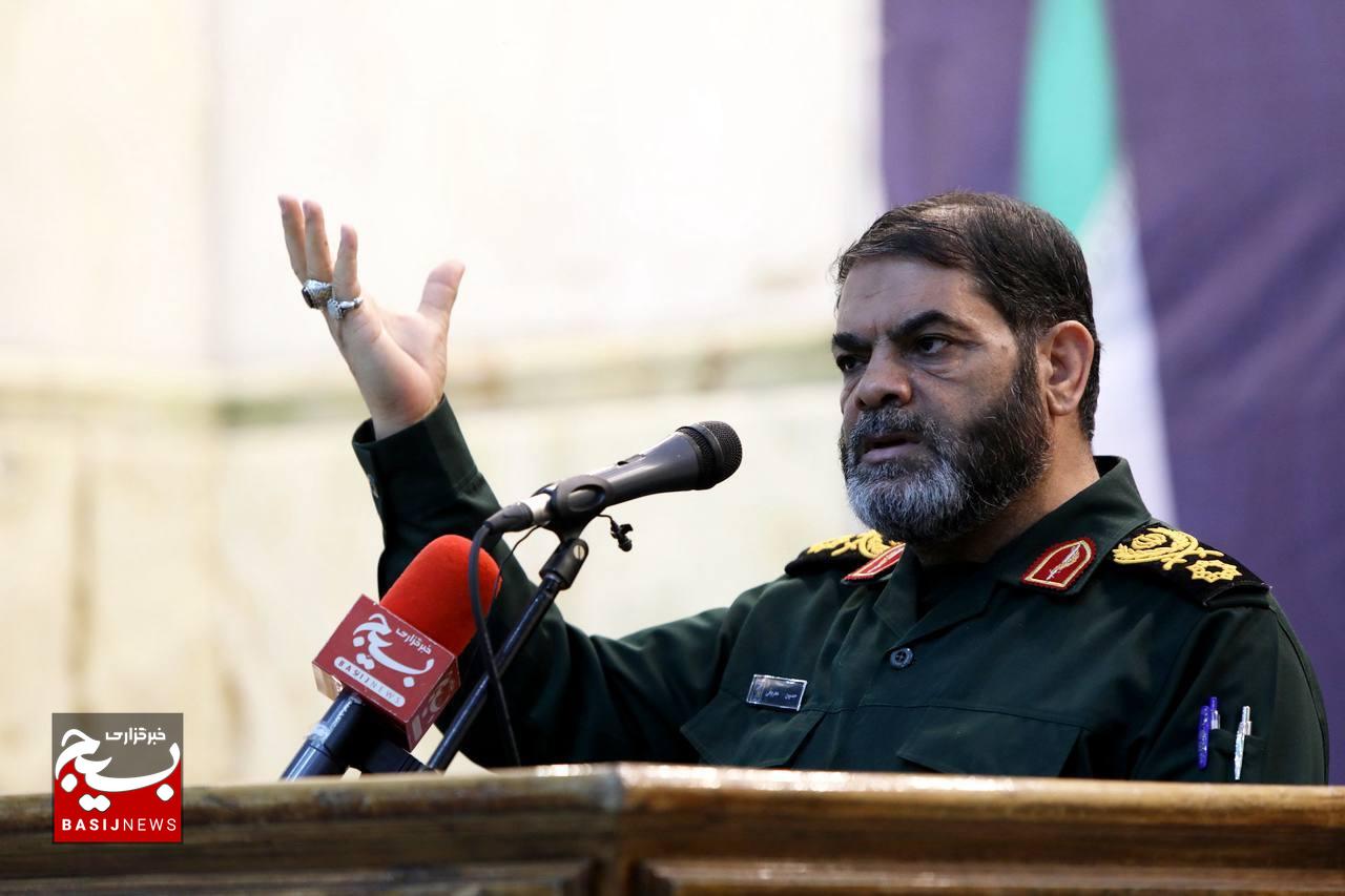 آیین تجدیدمیثاق با آرمان‌های امام خمینی(ره) به‌مناسبت گرامیداشت هفته عقیدتی سیاسی در سپاه و بسیج