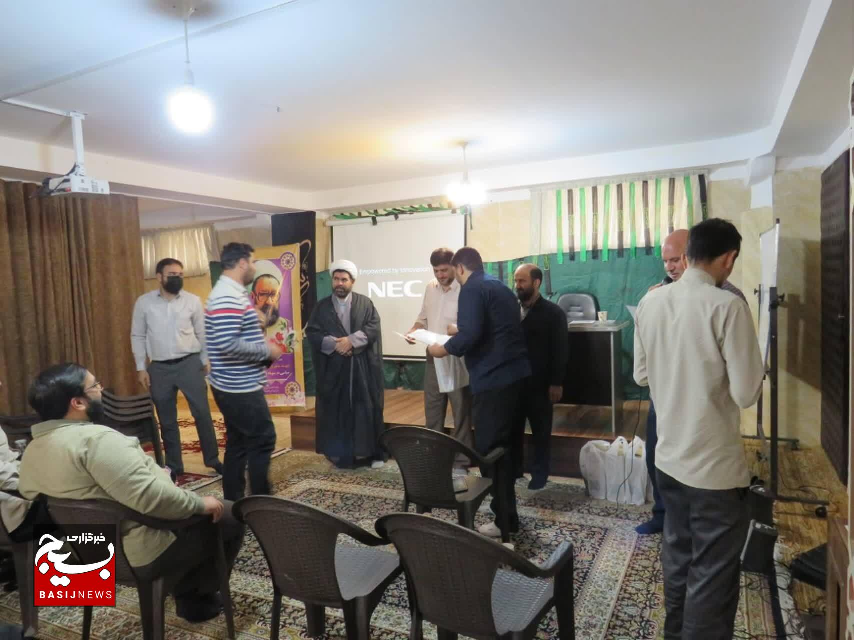 اندیشههای شهید مطهری چراغ راه نسل جوان امروز است اندیشههای شهید مطهری چراغ راه نسل جوان امروز است