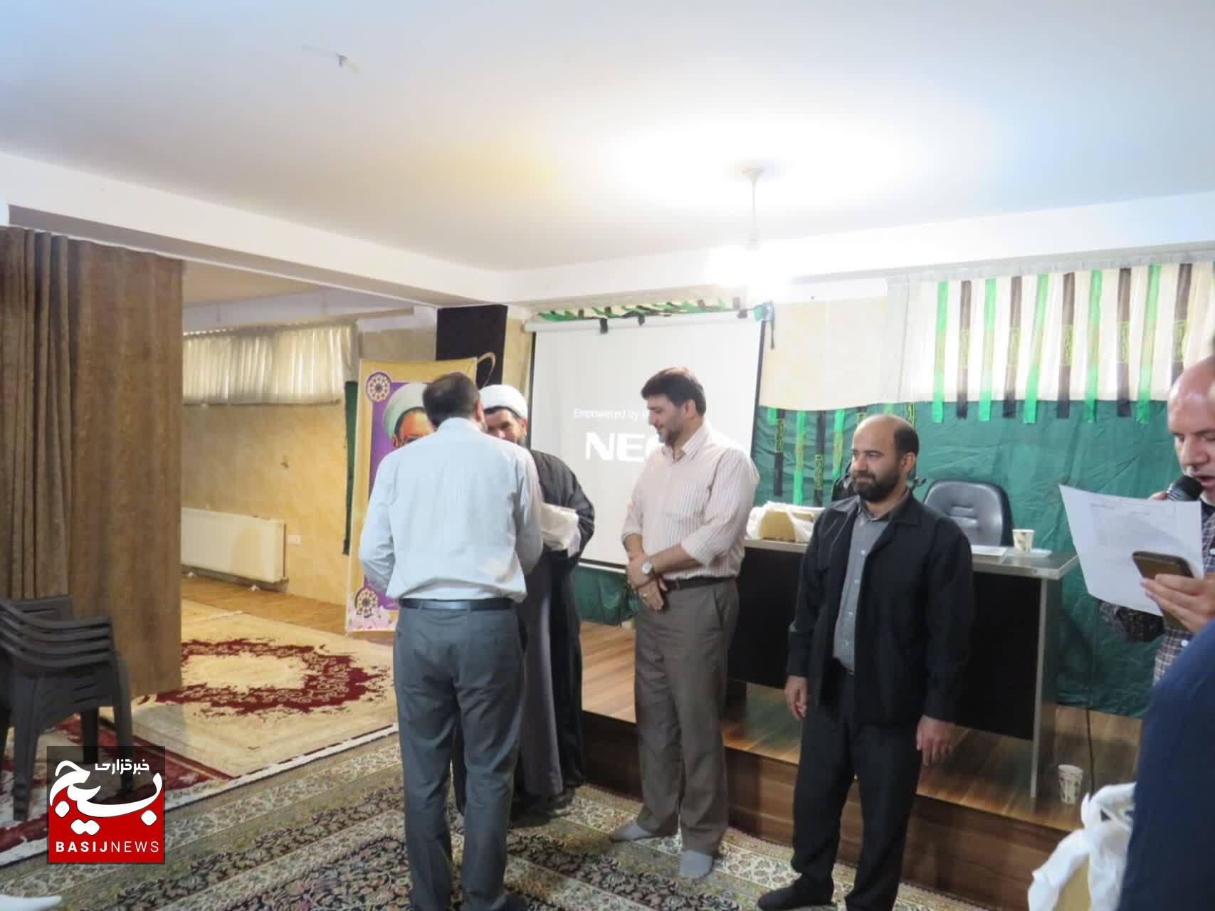 اندیشههای شهید مطهری چراغ راه نسل جوان امروز است اندیشههای شهید مطهری چراغ راه نسل جوان امروز است
