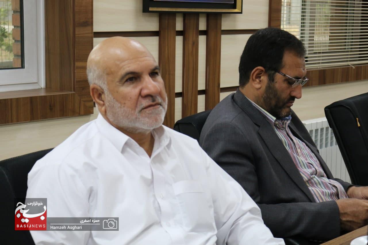 دکتر سیدهادی صالحی ساداتی مسئول سازمان بسیج جامعه عشایری کشور در جمع فرماندهان نواحی ومسئولین سازمان های بسیج جامعه عشایری کشور ،رؤسای هیئت های اندیشه ورز و هیئت های تفقد سازمان بسیج عشایری کشور... دکتر سیدهادی صالحی ساداتی مسئول سازمان بسیج جامعه عشایری کشور در جمع فرماندهان نواحی ومسئولین سازمان های بسیج جامعه عشایری کشور ،رؤسای هیئت های اندیشه ورز و هیئت های تفقد سازمان بسیج عشایری کشور...