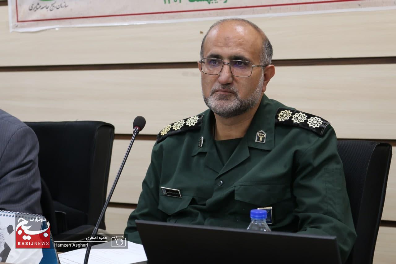دکتر سیدهادی صالحی ساداتی مسئول سازمان بسیج جامعه عشایری کشور در جمع فرماندهان نواحی ومسئولین سازمان های بسیج جامعه عشایری کشور ،رؤسای هیئت های اندیشه ورز و هیئت های تفقد سازمان بسیج عشایری کشور... دکتر سیدهادی صالحی ساداتی مسئول سازمان بسیج جامعه عشایری کشور در جمع فرماندهان نواحی ومسئولین سازمان های بسیج جامعه عشایری کشور ،رؤسای هیئت های اندیشه ورز و هیئت های تفقد سازمان بسیج عشایری کشور...
