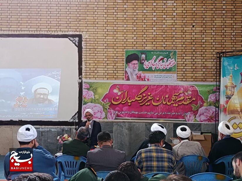 دشمنان تلاش دارند با وارونه جلوه دادن واقعیت‌ها، افکار عمومی را منحرف کنند