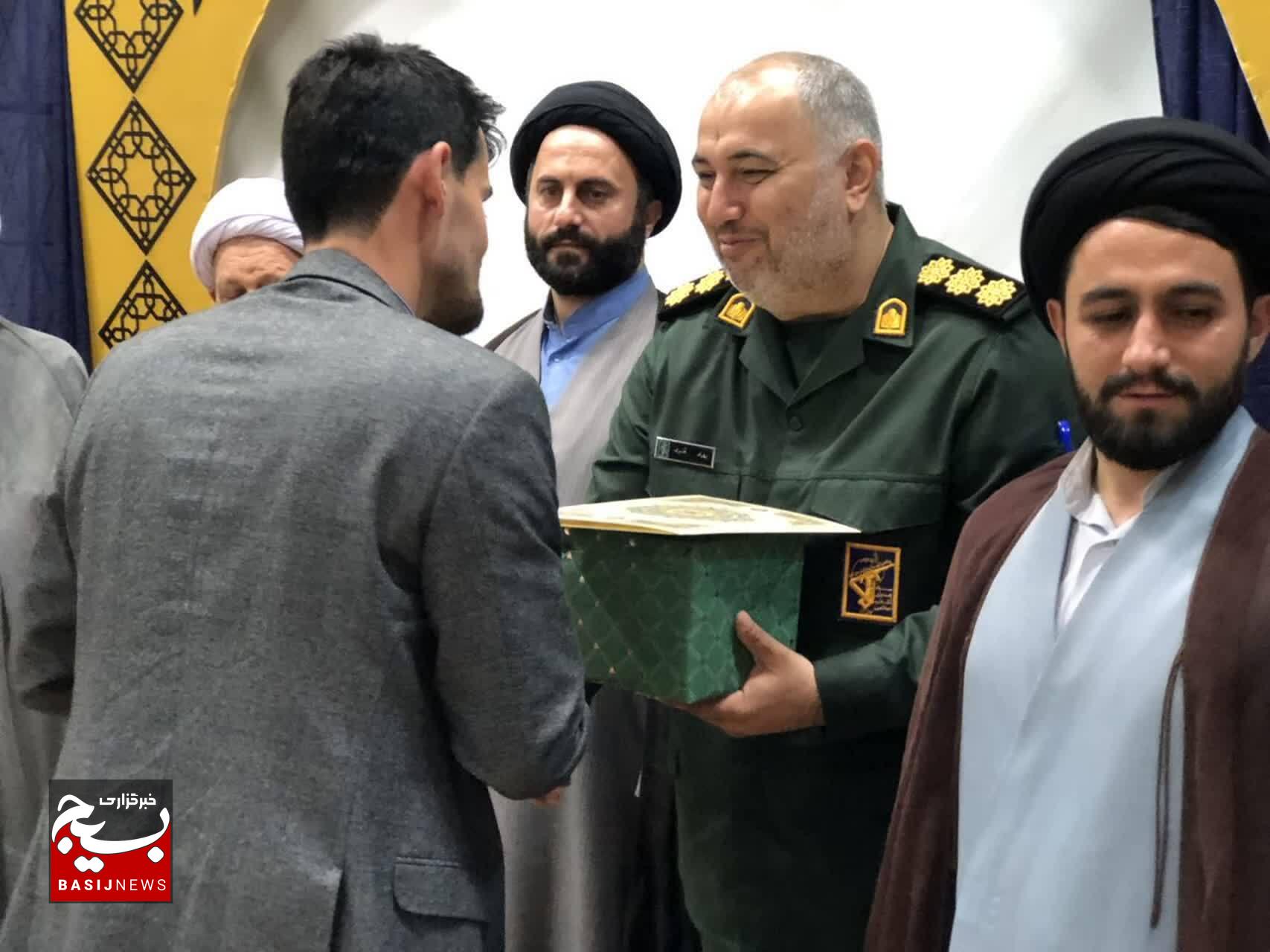 تجلیل از مربیان عقیدتی و هادیان سیاسی در سپاه ناحیه آستارا تجلیل از مربیان عقیدتی و هادیان سیاسی در سپاه ناحیه آستارا