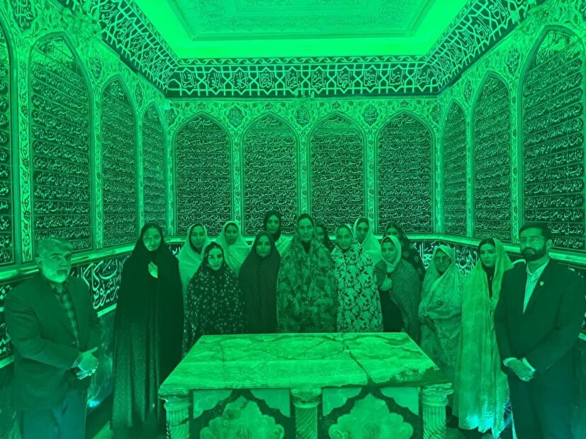 حضور تیم ملی بسکتبال بانوان در آستان امامزاده صالح + تصاویر