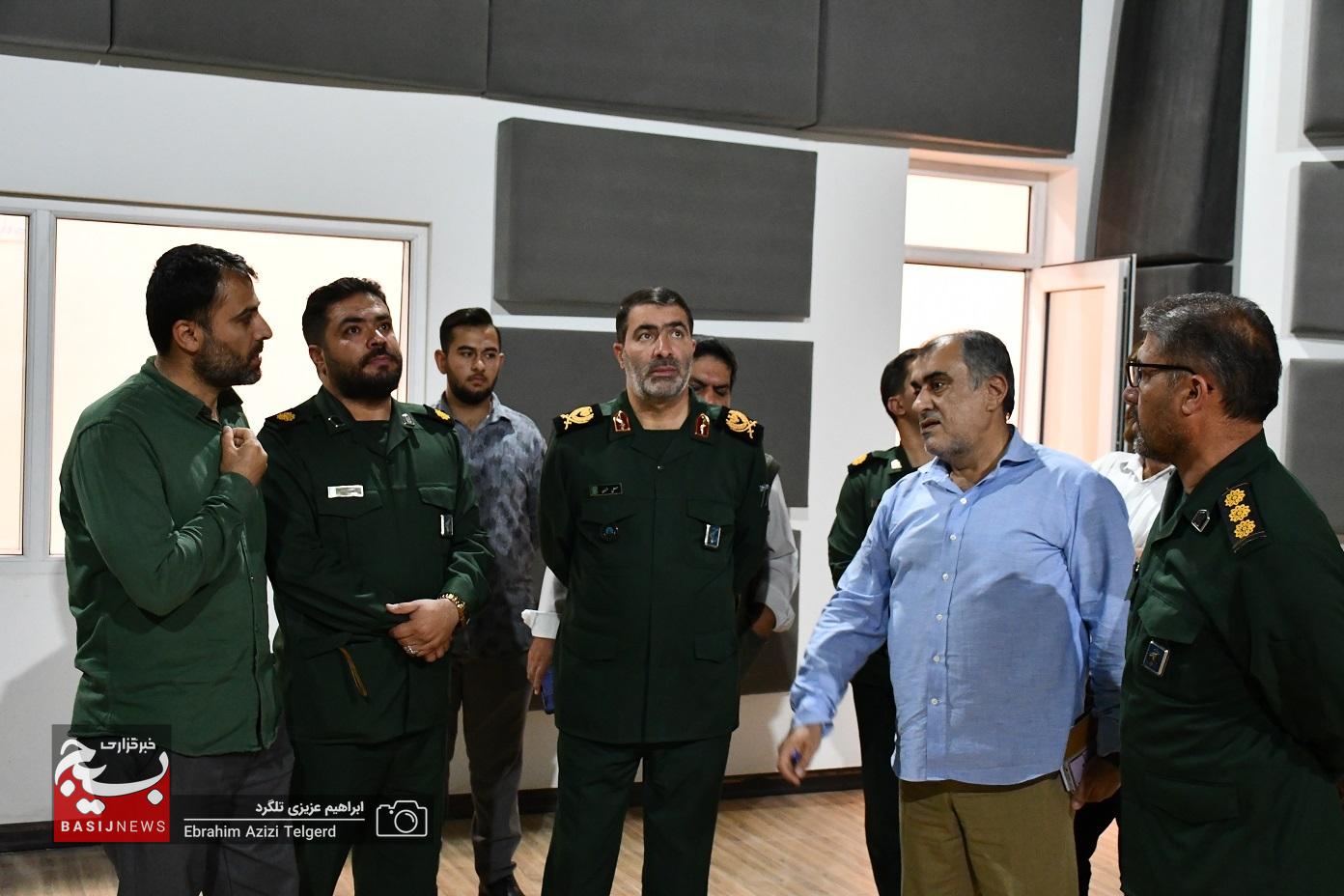 بازدید فرمانده سپاه فتح از مرکز آفرینش های هنری بسیج