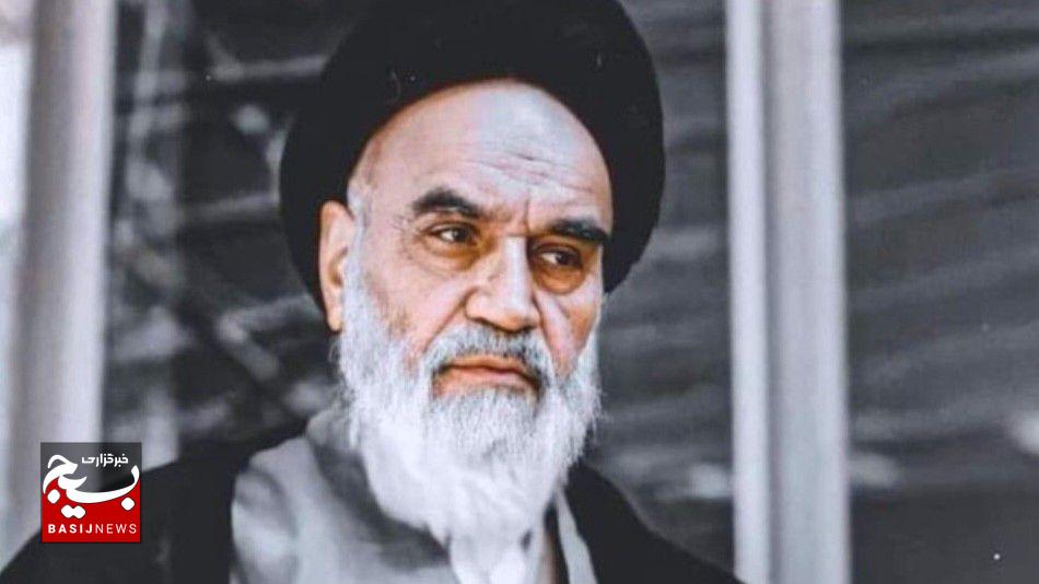 امام خمینی و چایی برای محافظان