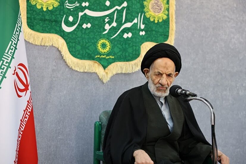 سکوت در برابر ظلم همراهی با جبهه باطل است