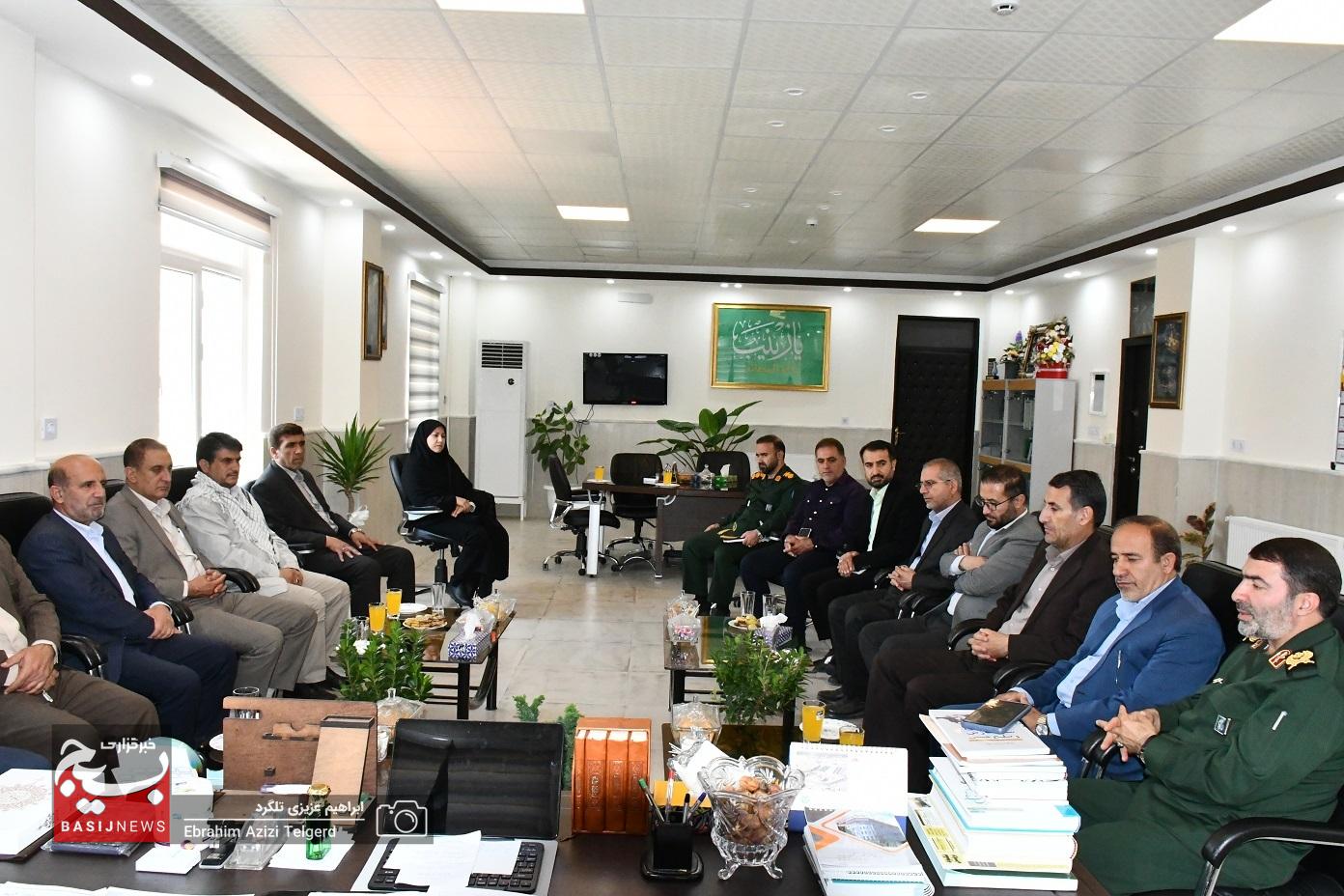 دیدار جمعی از اساتید دانشگاه های استان با فرمانده سپاه فتح