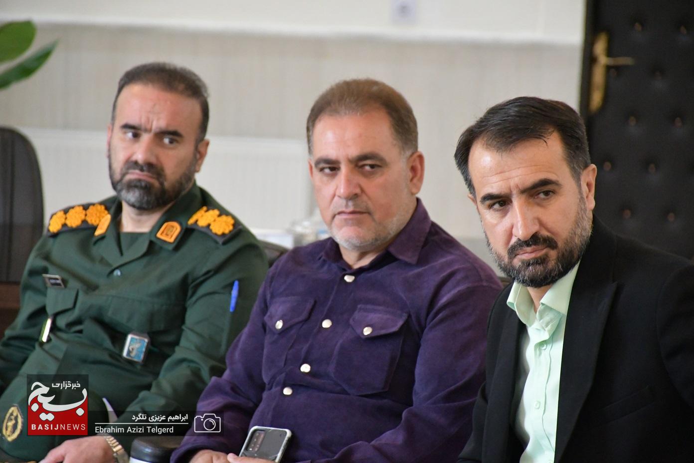 دیدار جمعی از اساتید دانشگاه های استان با فرمانده سپاه فتح