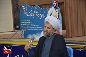 عبادت خداوند متعال و دور بودن از بی تقوایی، وظیفه انسان است / حاج قاسم در اوج قدرت و محبوبیت با افتخار خود را سرباز وظیفه می‌نامید