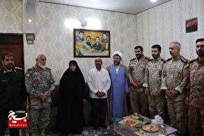 دیدار سرتیپ پاسدار شالیکار با خانواده شهید امنیت سید میثم تراهی در لنگرود