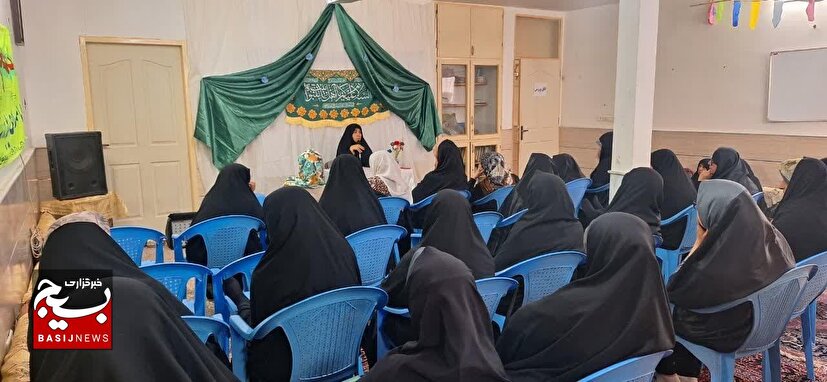 الگوی سوم زن مسلمان یعنی الگویی که نه شرقی باشد و نه غربی
