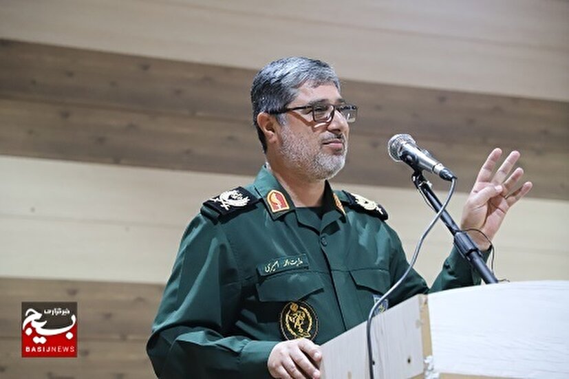 جنگ امروز جنگ رسانه‌ای است؛ دشمن احساس فقر را القا می‌کند