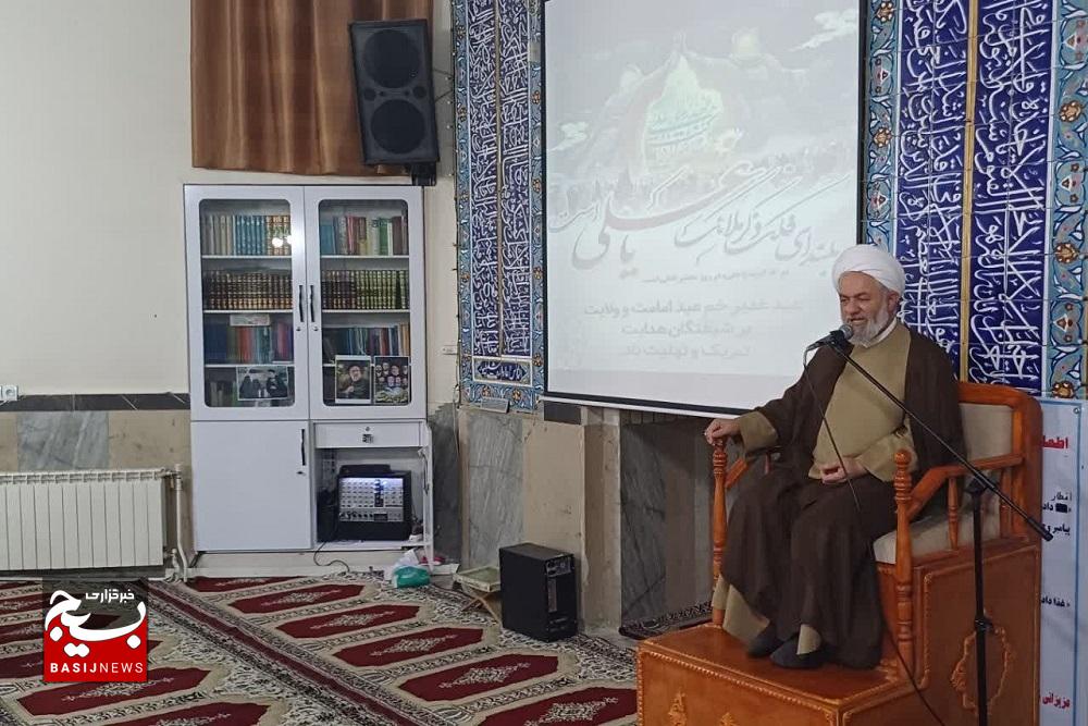 ملت ایران عزت را از مکتب علی(ع) آموخته و زیر بار ظلم نمیرود