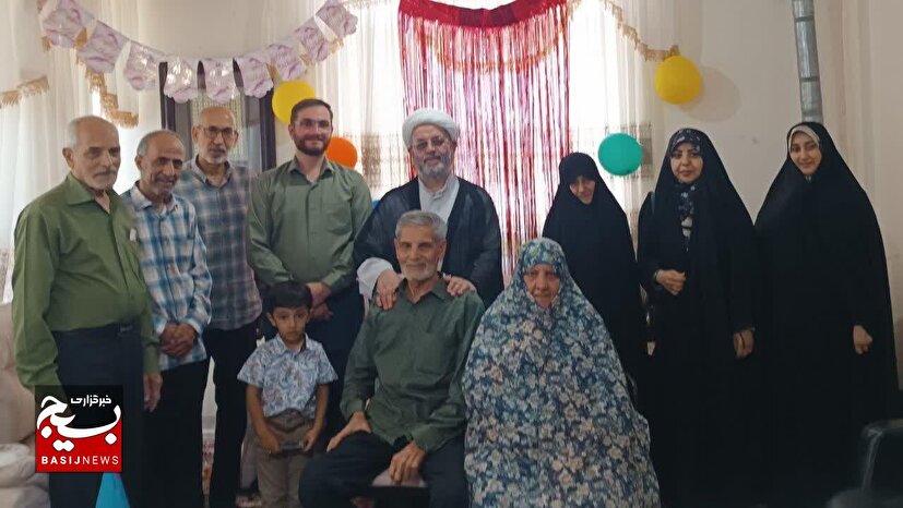 دیدار بسیجیان با خانواده‌های معزز شهدای سادات، در محلات دولت آباد و چهارصد دستگاه کرج