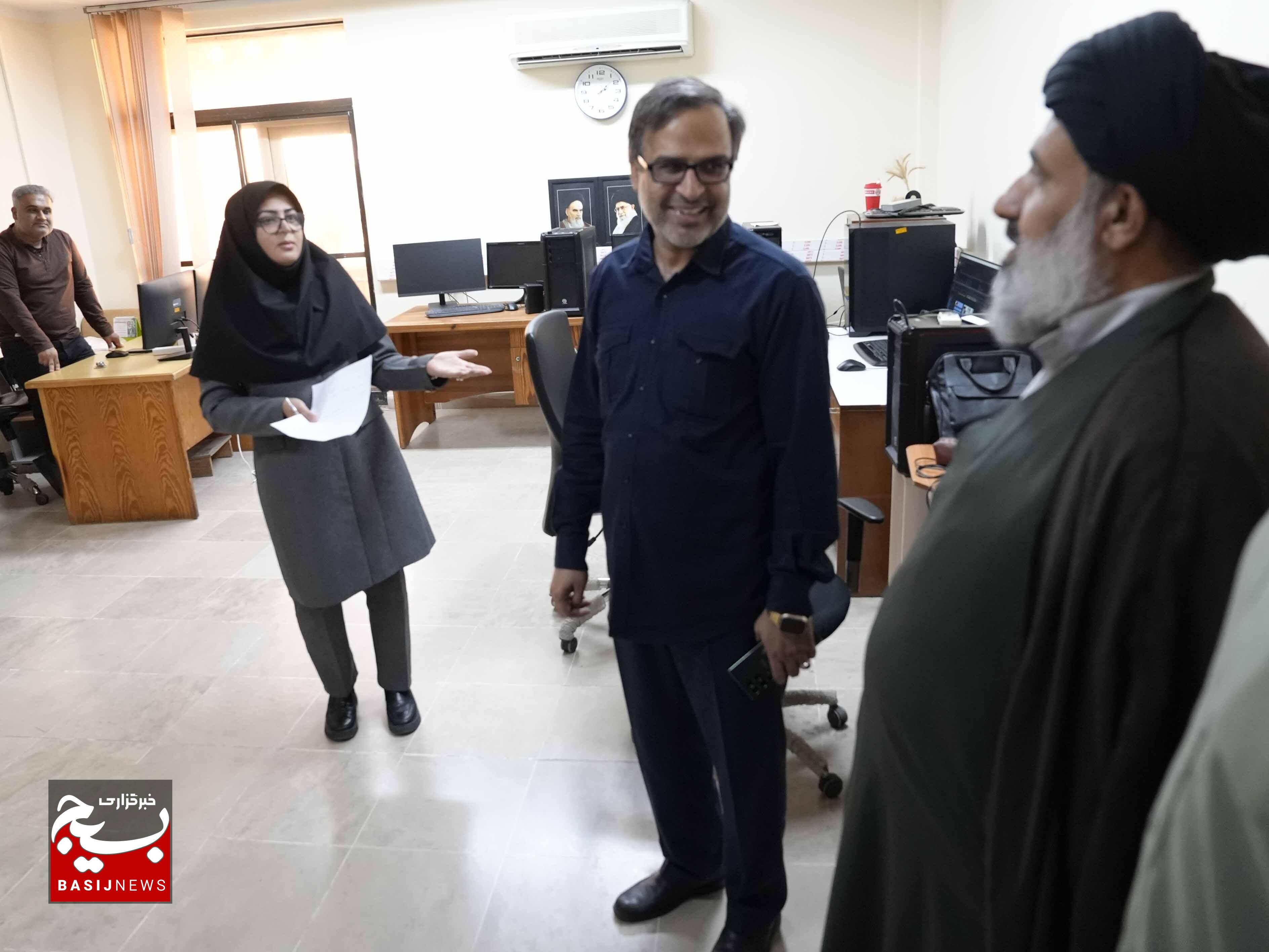 محکم  بمانید و دشمن را مقتدرانه شکست دهید