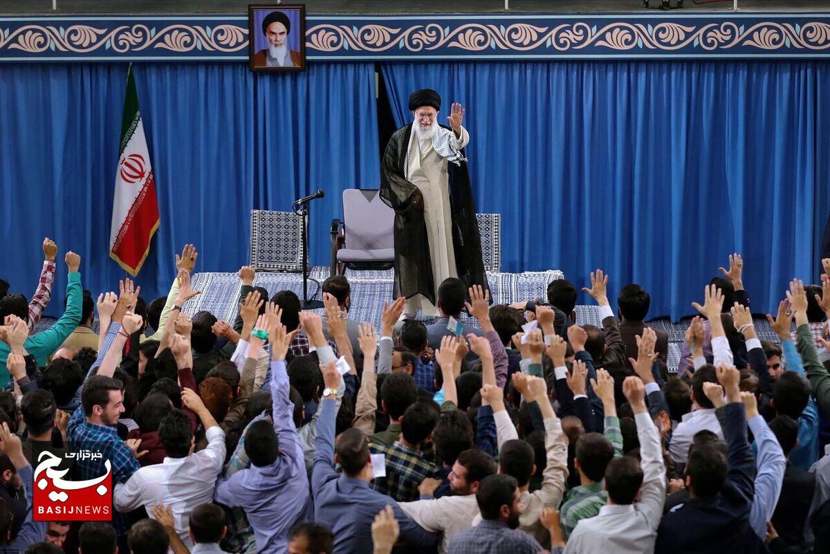 سرود ما سکوت نیست؛ پژواک نام وطن، پژواک لبیک یا خامنه ای لبیک یا حسین است