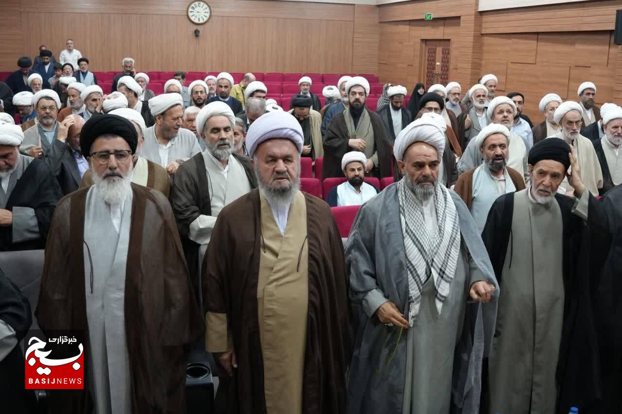 روحانیت انقلابی، با بصیرت‌شان فرماندهان جنگ را تربیت کردند/ امروز جغرافیای اعتقادی ما هدف دشمن است