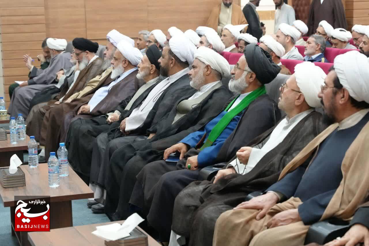 روحانیت انقلابی، با بصیرت‌شان فرماندهان جنگ را تربیت کردند/ امروز جغرافیای اعتقادی ما هدف دشمن است