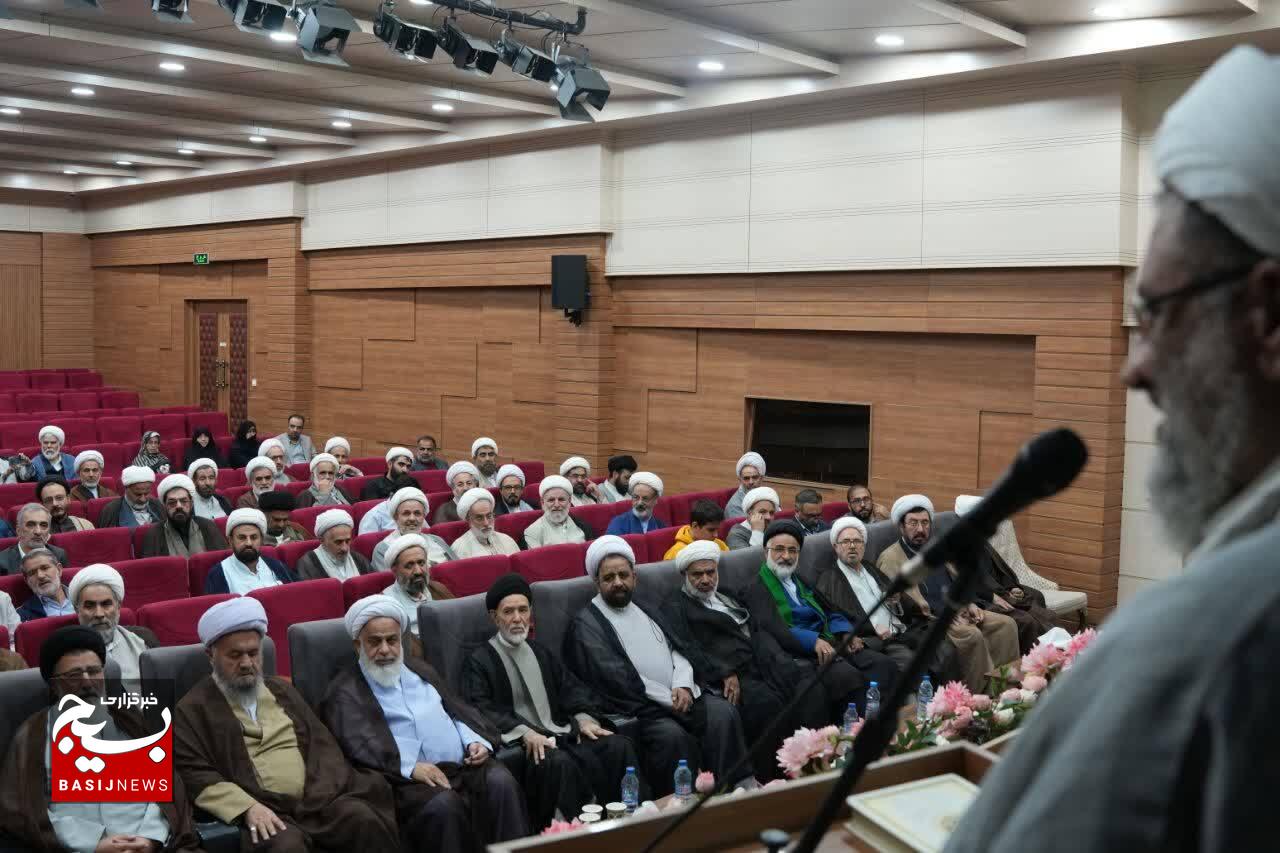 روحانیت انقلابی، با بصیرت‌شان فرماندهان جنگ را تربیت کردند/ امروز جغرافیای اعتقادی ما هدف دشمن است