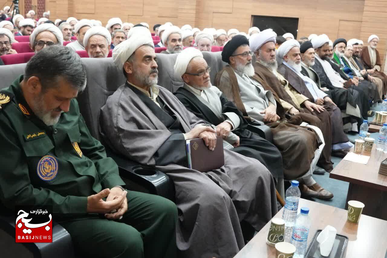 روحانیت انقلابی، با بصیرت‌شان فرماندهان جنگ را تربیت کردند/ امروز جغرافیای اعتقادی ما هدف دشمن است