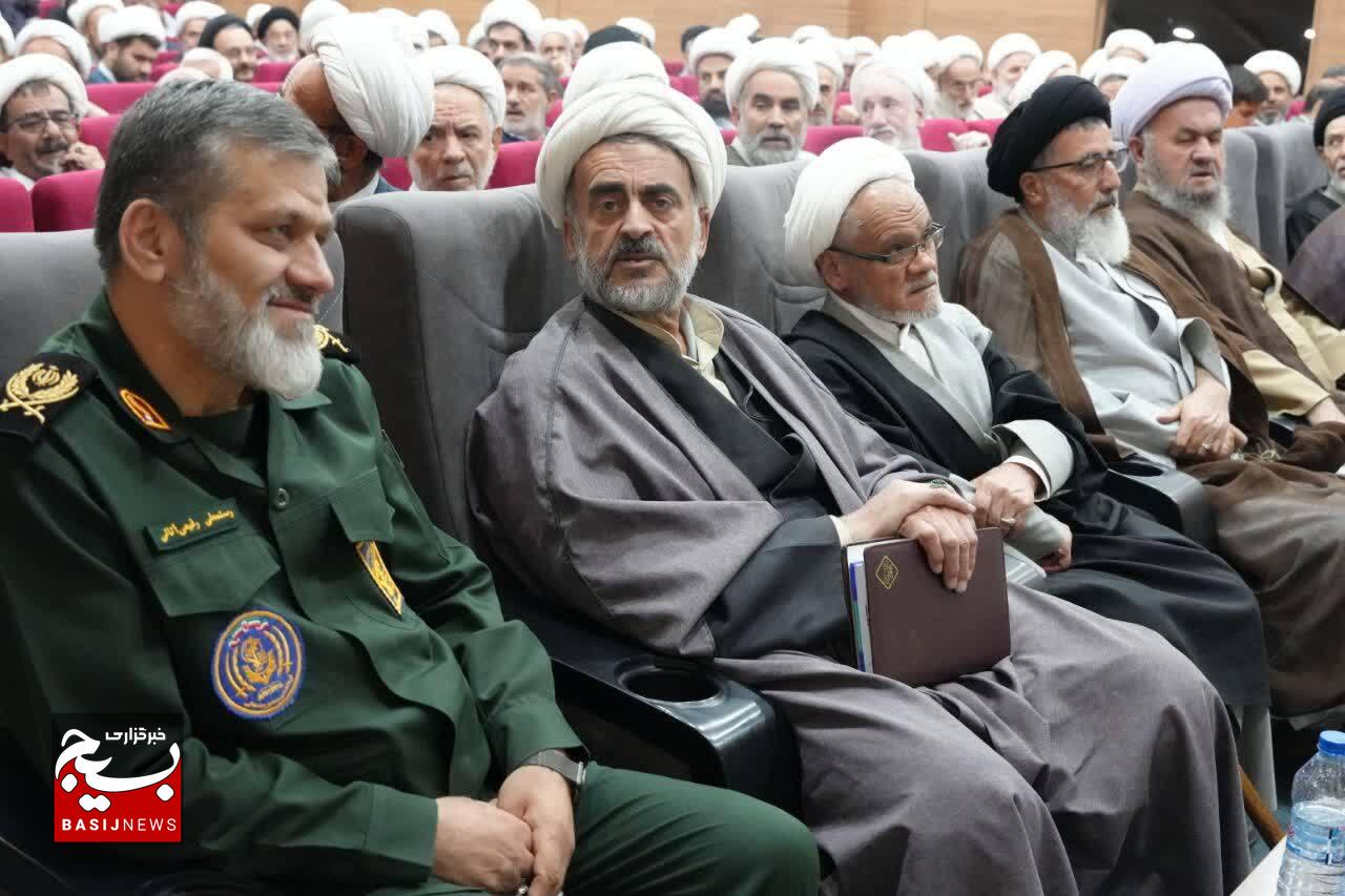 روحانیت انقلابی، با بصیرت‌شان فرماندهان جنگ را تربیت کردند/ امروز جغرافیای اعتقادی ما هدف دشمن است