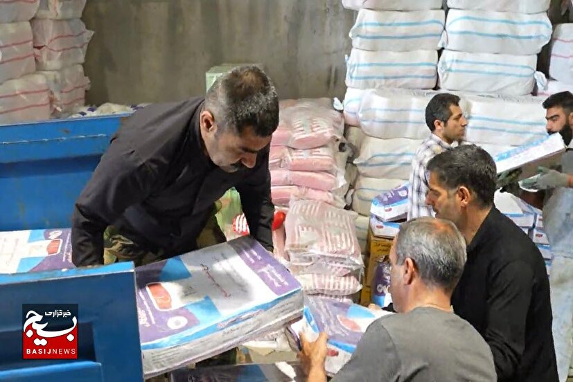 توزیع ۲۰۰ بسته معیشتی به همت یکی از بازاریان خیر شهر همدان