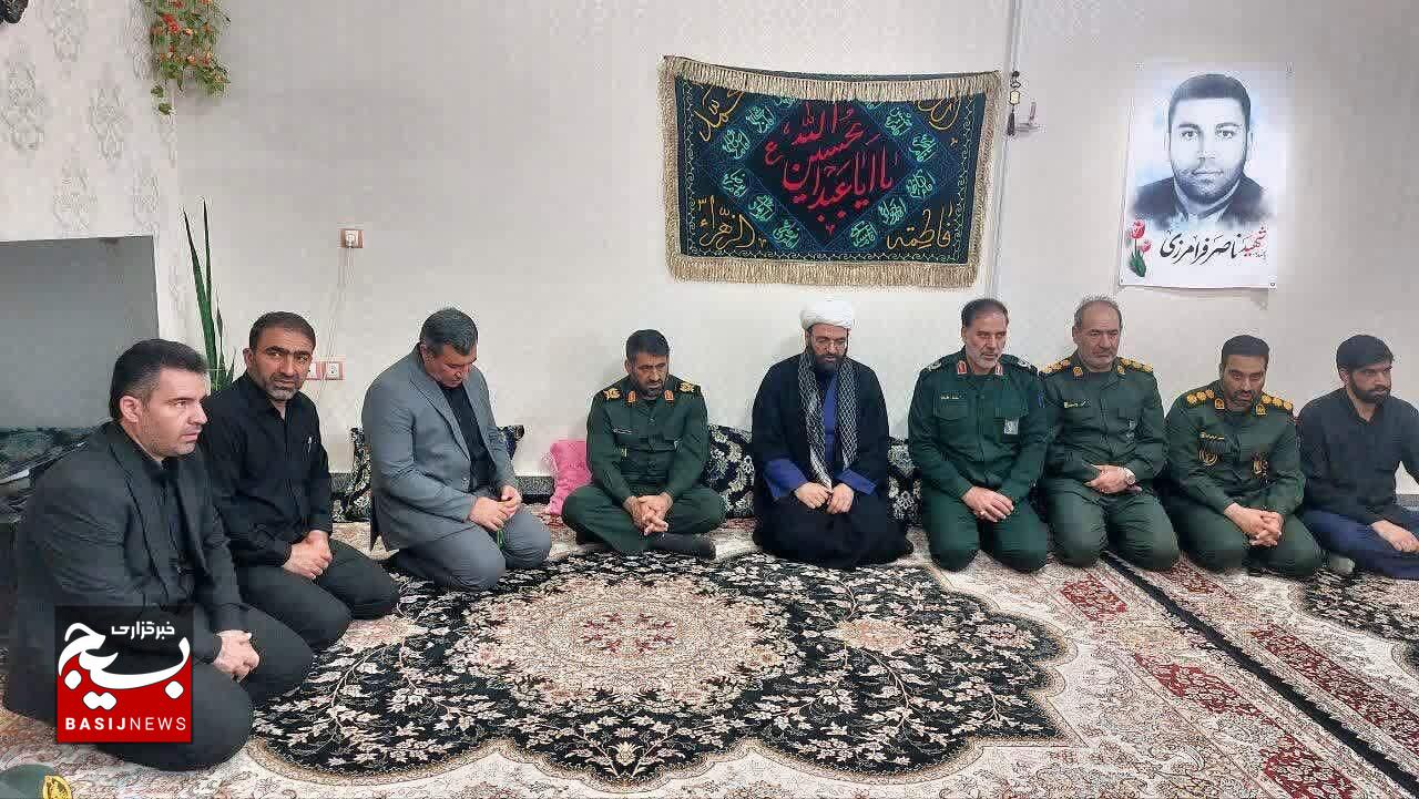 فرمانده سپاه لرستان با خانواده‌های شهدای حمله صهیونیستی دیدار کرد