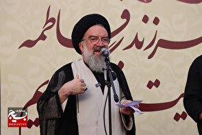 امروز ایران به عنوان نماد تمام دین به جنگ تمام کفر آمده است