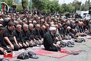 ماهدشت در ظهر عاشورا میثاق دوباره بست؛ اجتماع بزرگ عاشورائیان، با اقامه نماز جماعت به امامت امام جمعه شهر