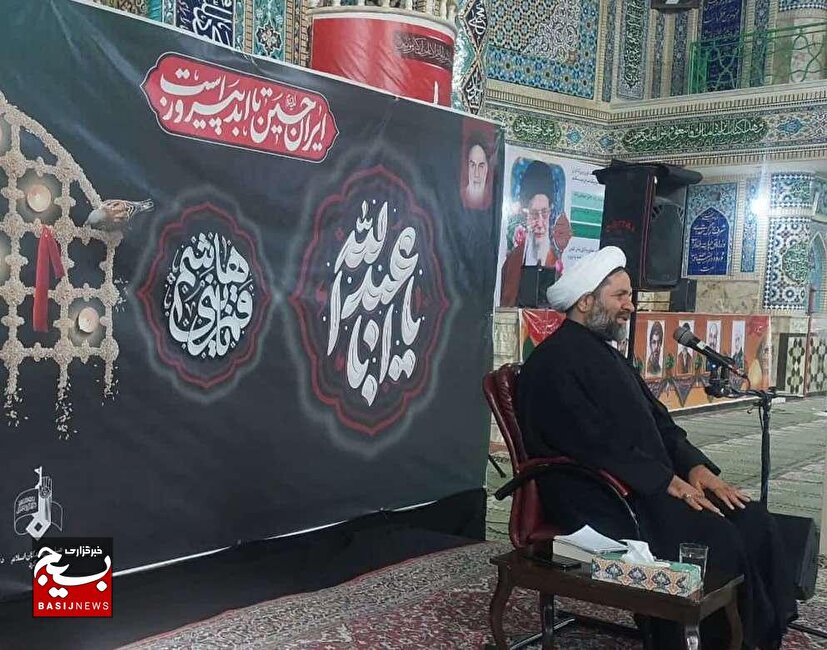 آیین سوگواری عاشورای حسینی در مصلای شهرکرد