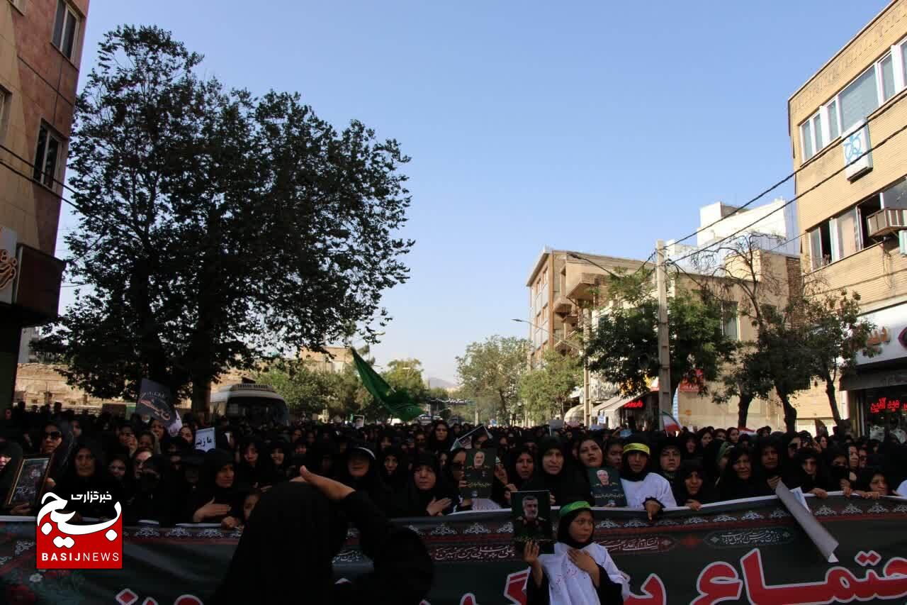 اجتماع بزرگ زینبیون در زنجان برگزار شد